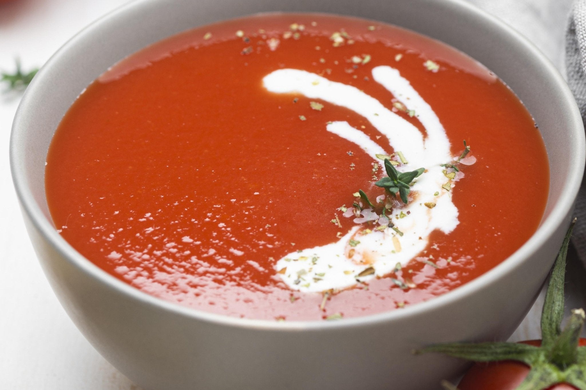 Feine Tomatensuppe mit Sourcream - Genussbote