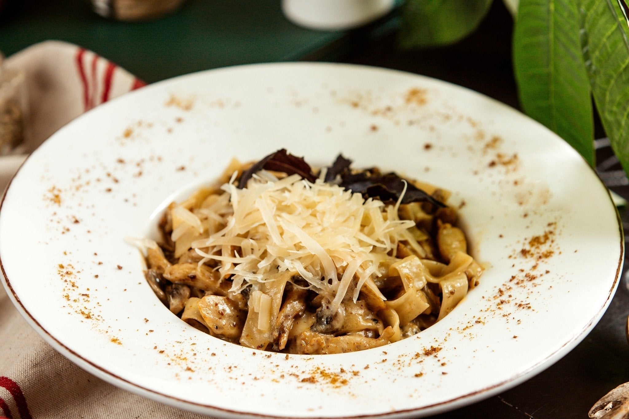 Maccheroni mit edlem Trüffel - Carpaccio - Genussbote